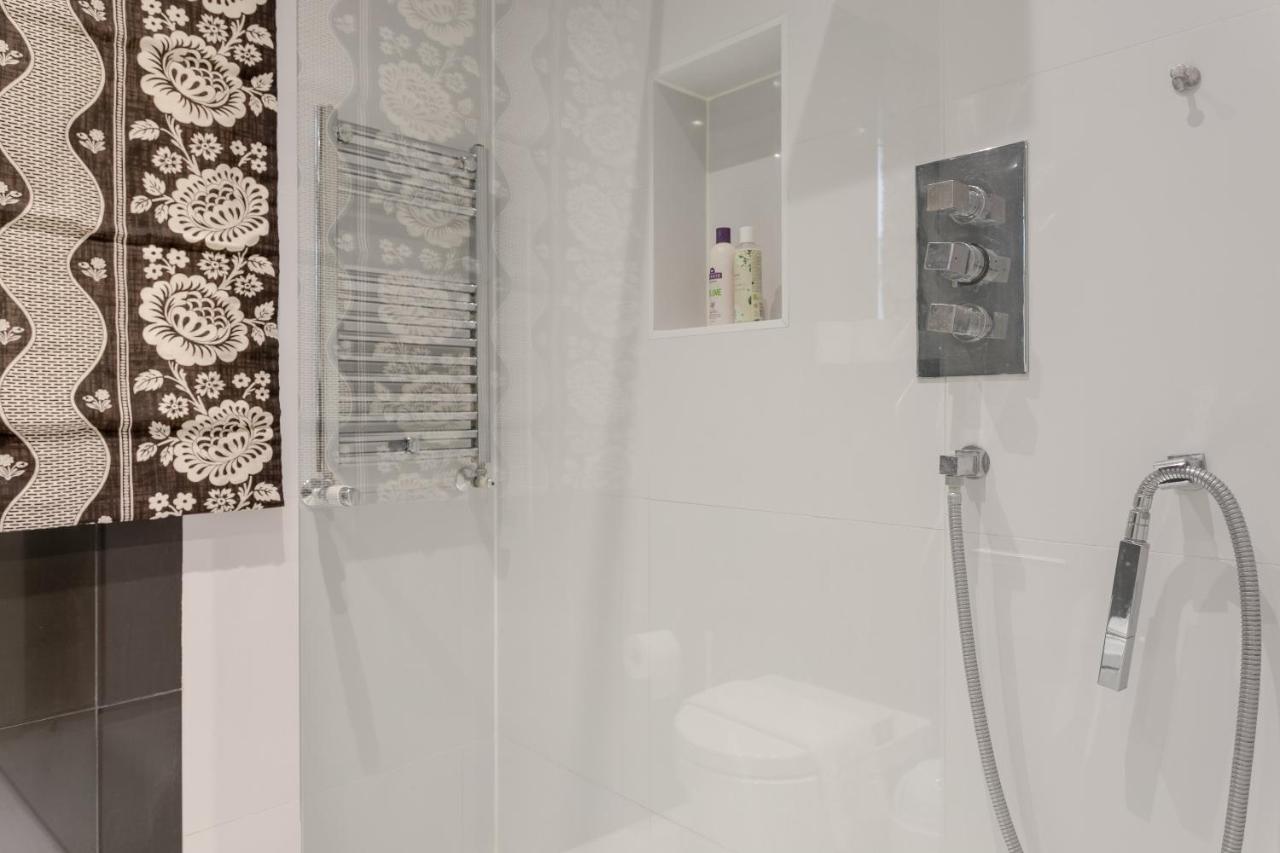 2 Bedroom Apartment Hammersmith Grove Sleeps 4 London Exterior photo