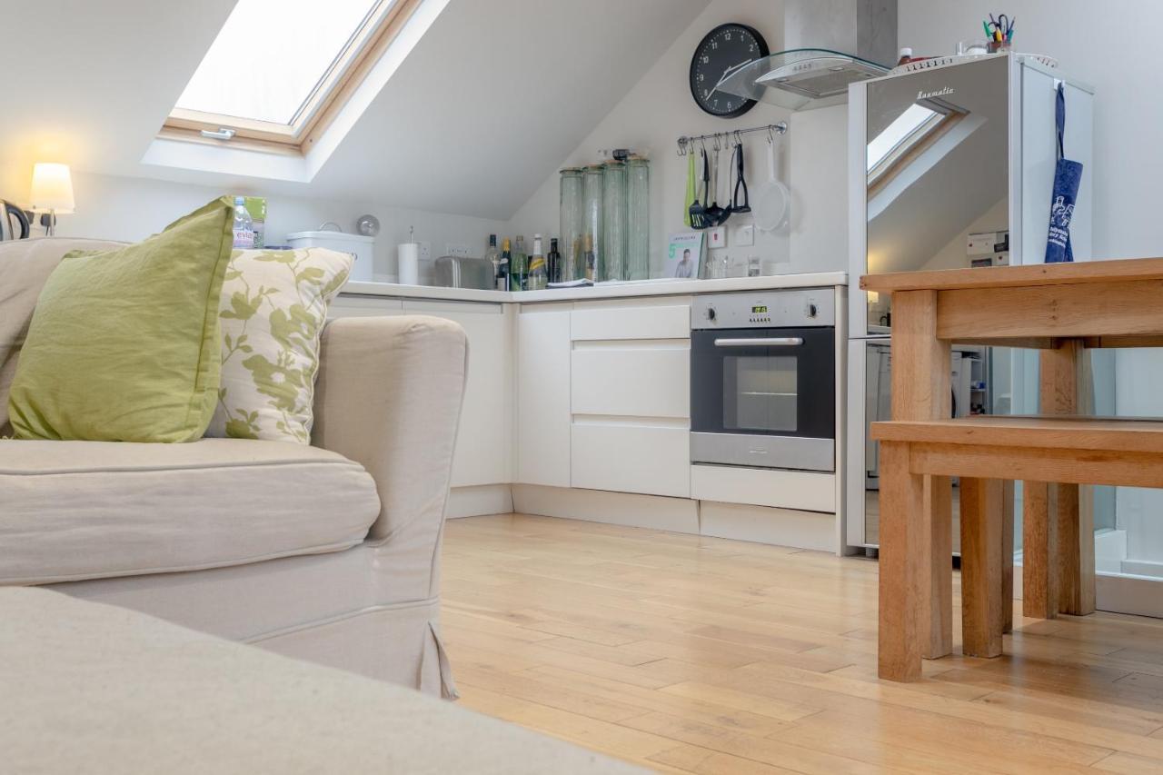 2 Bedroom Apartment Hammersmith Grove Sleeps 4 London Exterior photo