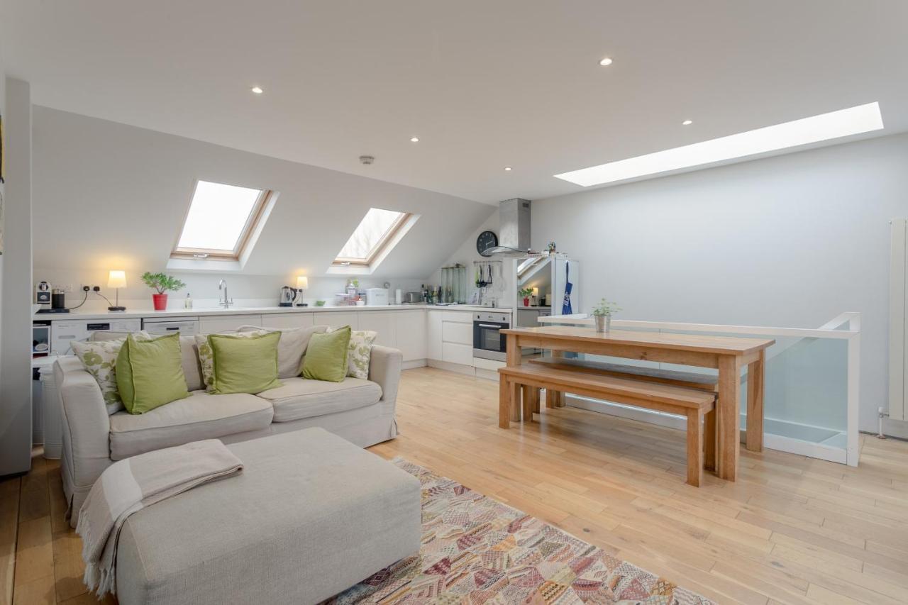 2 Bedroom Apartment Hammersmith Grove Sleeps 4 London Exterior photo